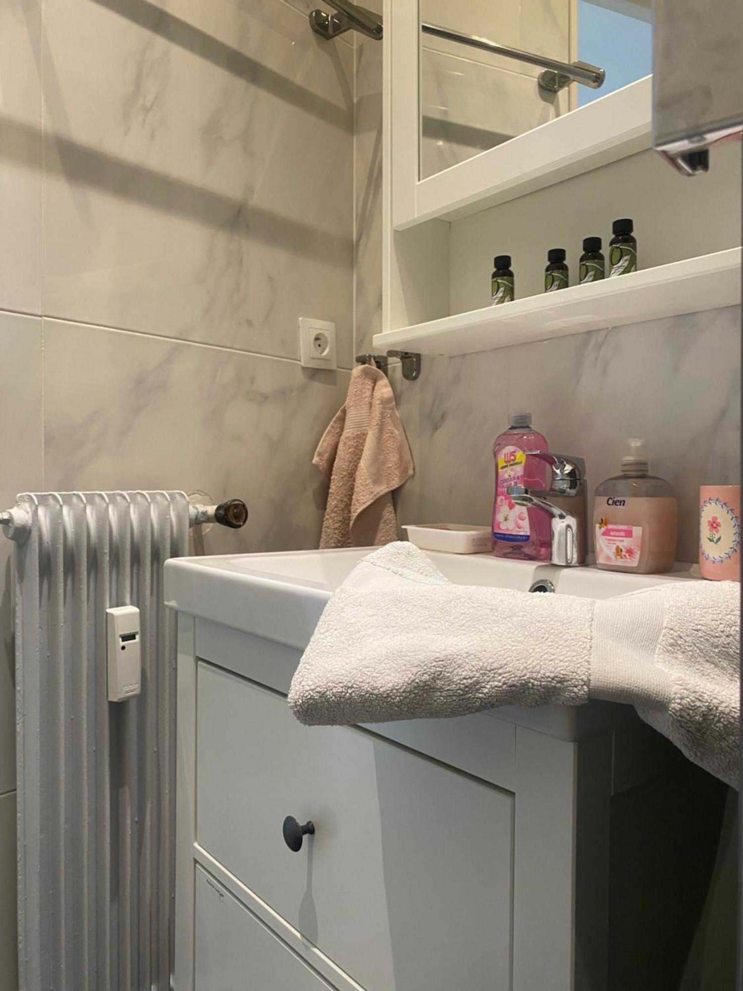 Mirela'S Private Room With Key, Ac, Lift & Balcony In The Center Of Nice On The Cote D'Azur 외부 사진