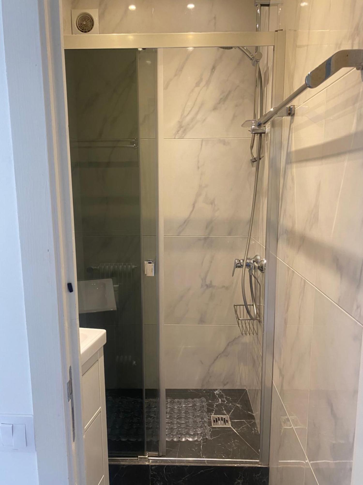 Mirela'S Private Room With Key, Ac, Lift & Balcony In The Center Of Nice On The Cote D'Azur 외부 사진