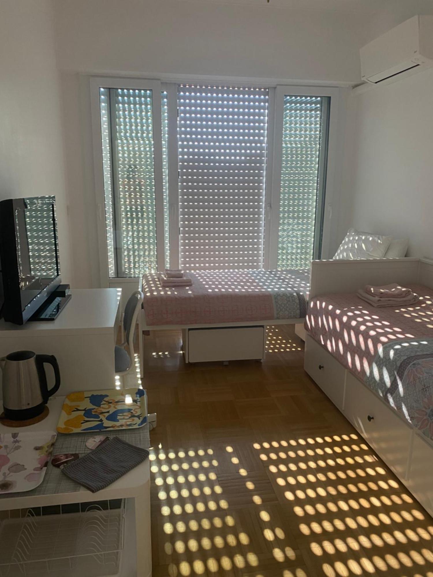 Mirela'S Private Room With Key, Ac, Lift & Balcony In The Center Of Nice On The Cote D'Azur 외부 사진